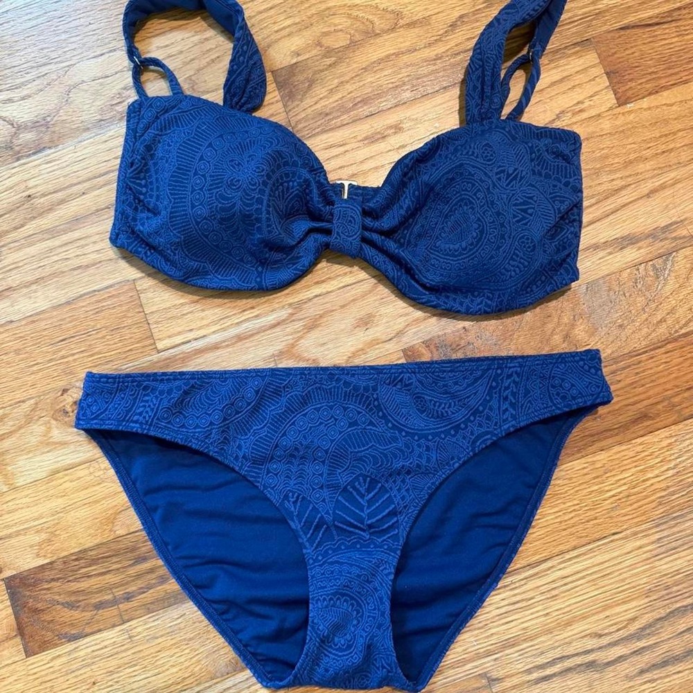 Hollister Navy Blue Paisley Embossed Bikini Set Top M Bottom S Swimsuit